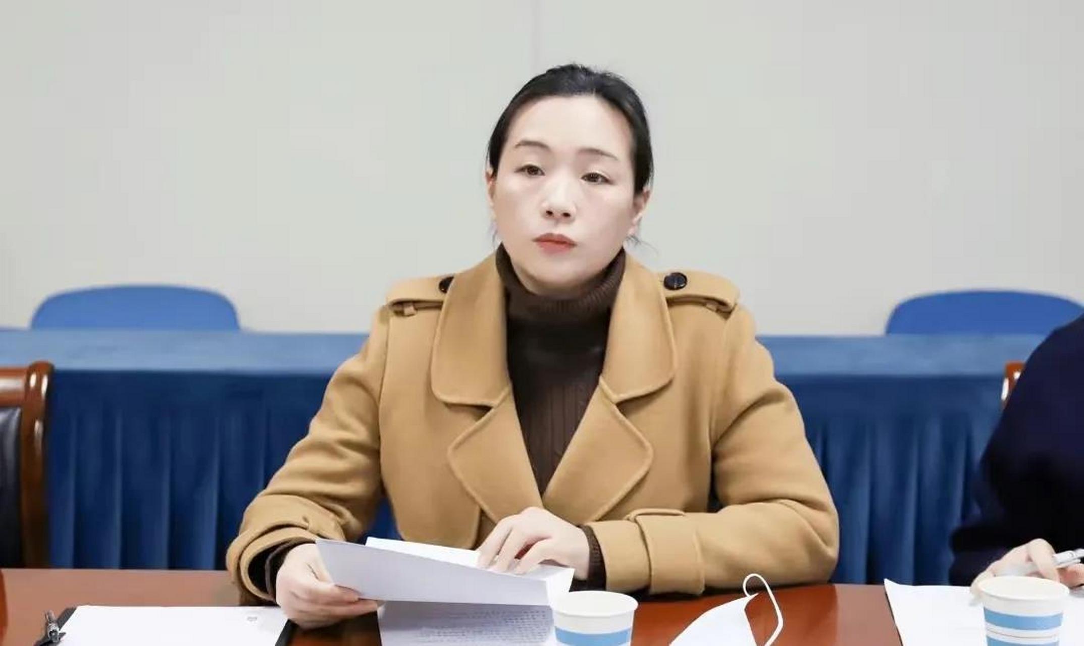 江苏宿迁美女官员易冰,学历为自考大专,副镇长干了9个月提拔为镇长