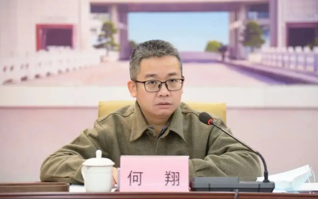 "80后"清华博士何翔一年后再履新