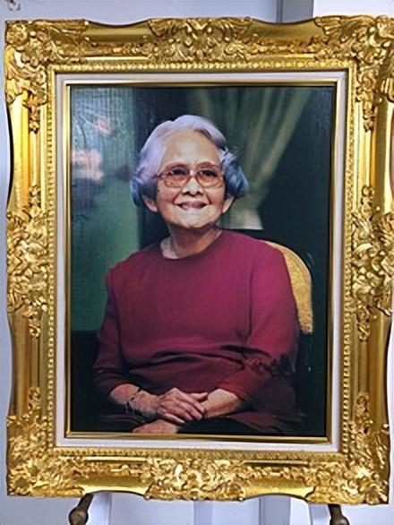 暹宫丽人(三)——记泰国诗纳卡琳王太后