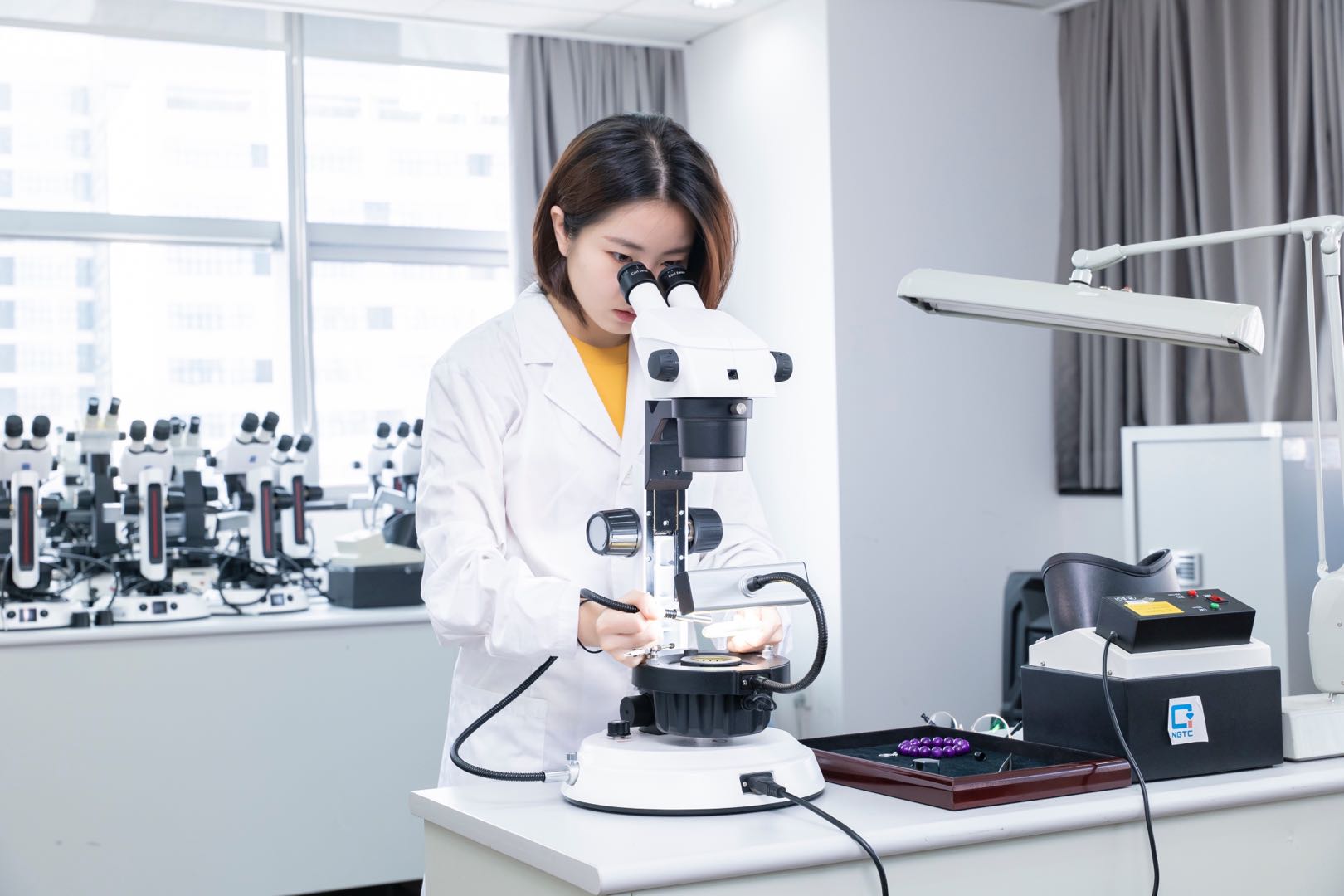 免费检测珠宝玉石,315珠宝送检在行动!