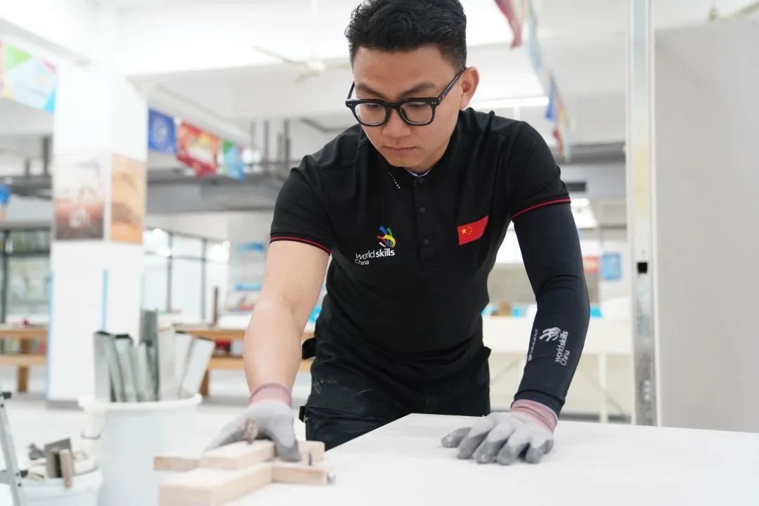 世界技能大赛特别赛金牌选手马宏达技能成就自信奉献精彩人生