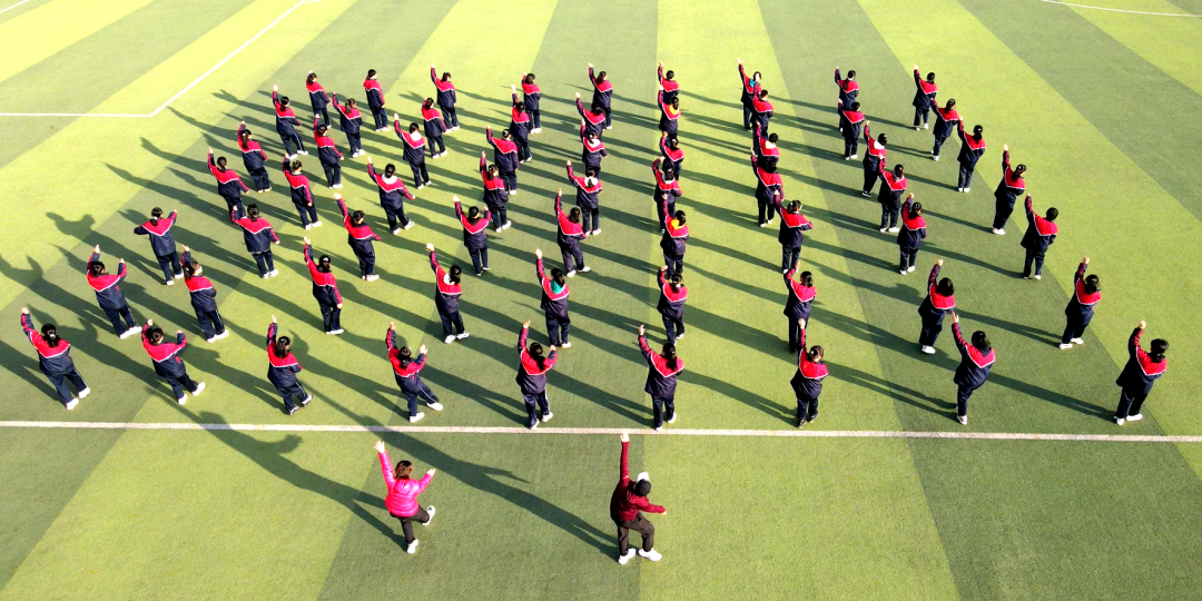 文峰中学:体育课玩出新"花样"丰富学生校园生活