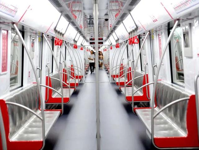 杭州地铁1号线太热?乘客吐槽坐地铁像蒸桑拿,背后原因是