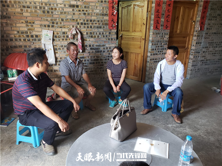 「我的扶贫故事」山那边的亲情丨望谟县打易镇二泥村第一书记陈德勇