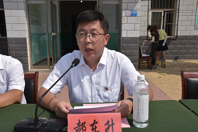 张家口煤机高级技工学校举行第三十五期秋季新生军训汇报表演