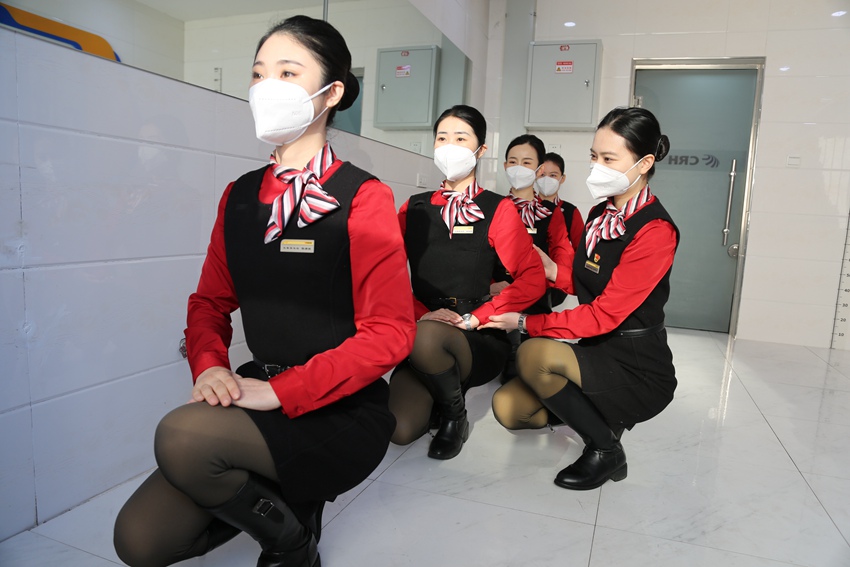 动姐业务培训 迎接春运"大考"