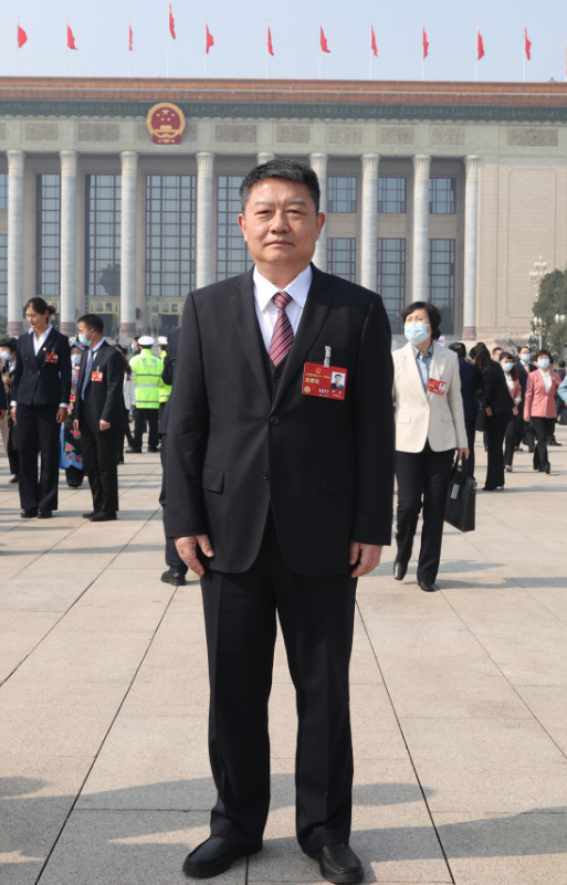 全国人大代表孙景:千方百计助力农资运输列车多拉快跑