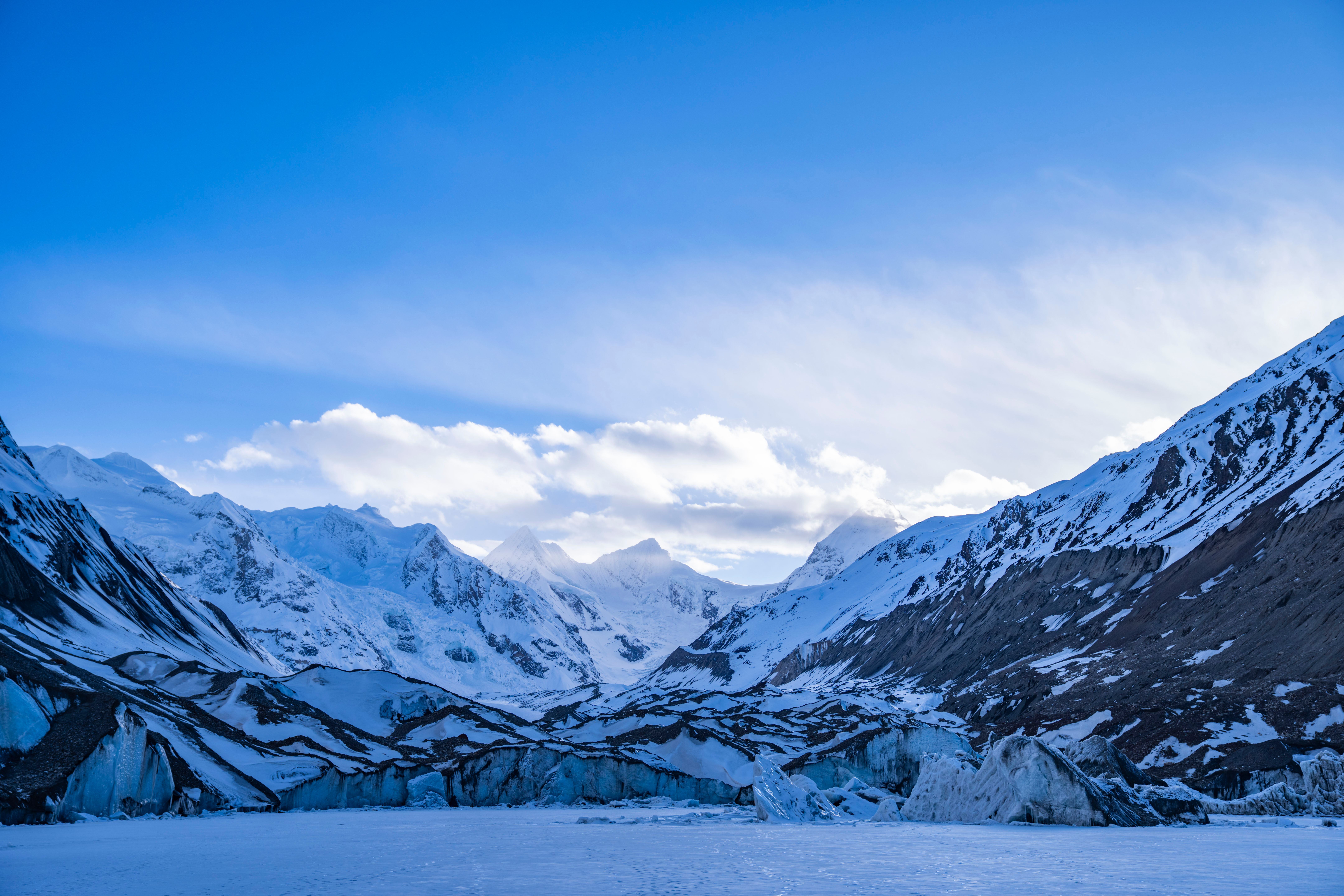 西藏边坝:冰川脚下 美景如画