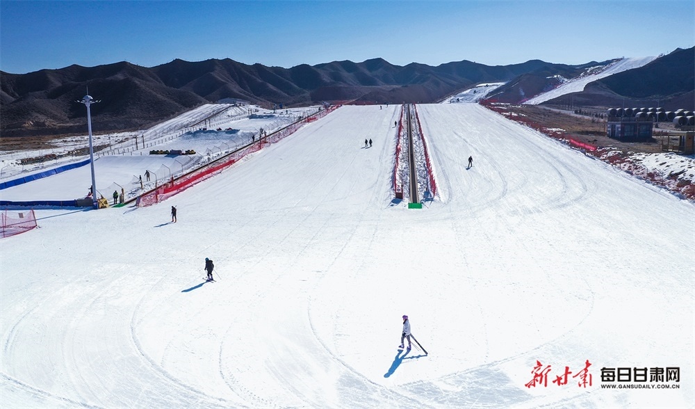 点燃冬日激情 体验冰雪魅力 景泰滑雪场待君来!