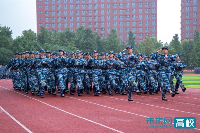 浙大宁波理工学院举行2022级学生军训总结大会