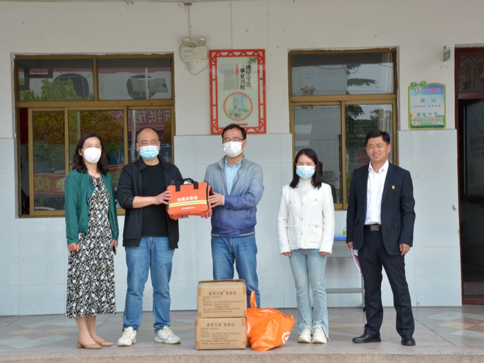 天长市实验中学开展防震减灾科普集中宣传教育活动