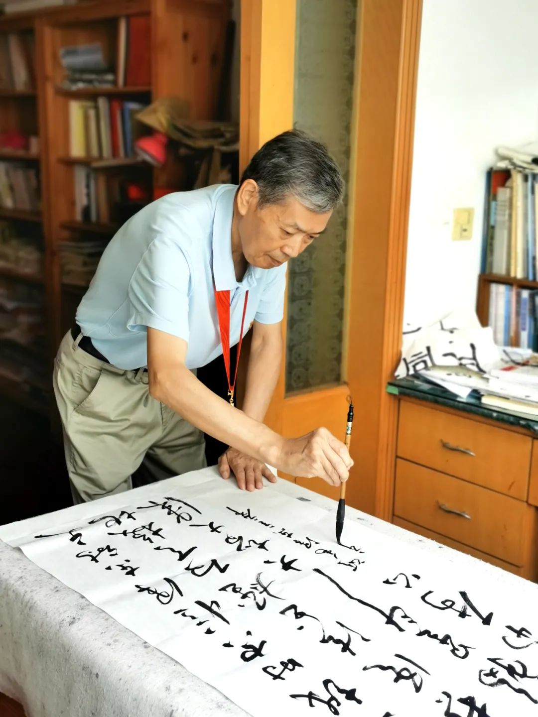 江苏省书法家协会慰问50年以上党龄老书法家