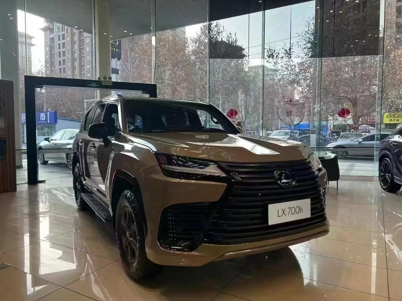 雷克萨斯lx700h,奢华之选