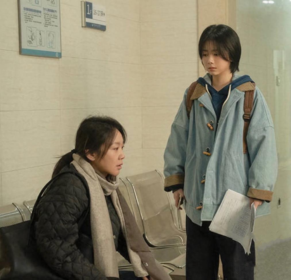 不笑场吗?33岁谭松韵新片演黄花闺女,喊大16岁的吴京"爸爸"