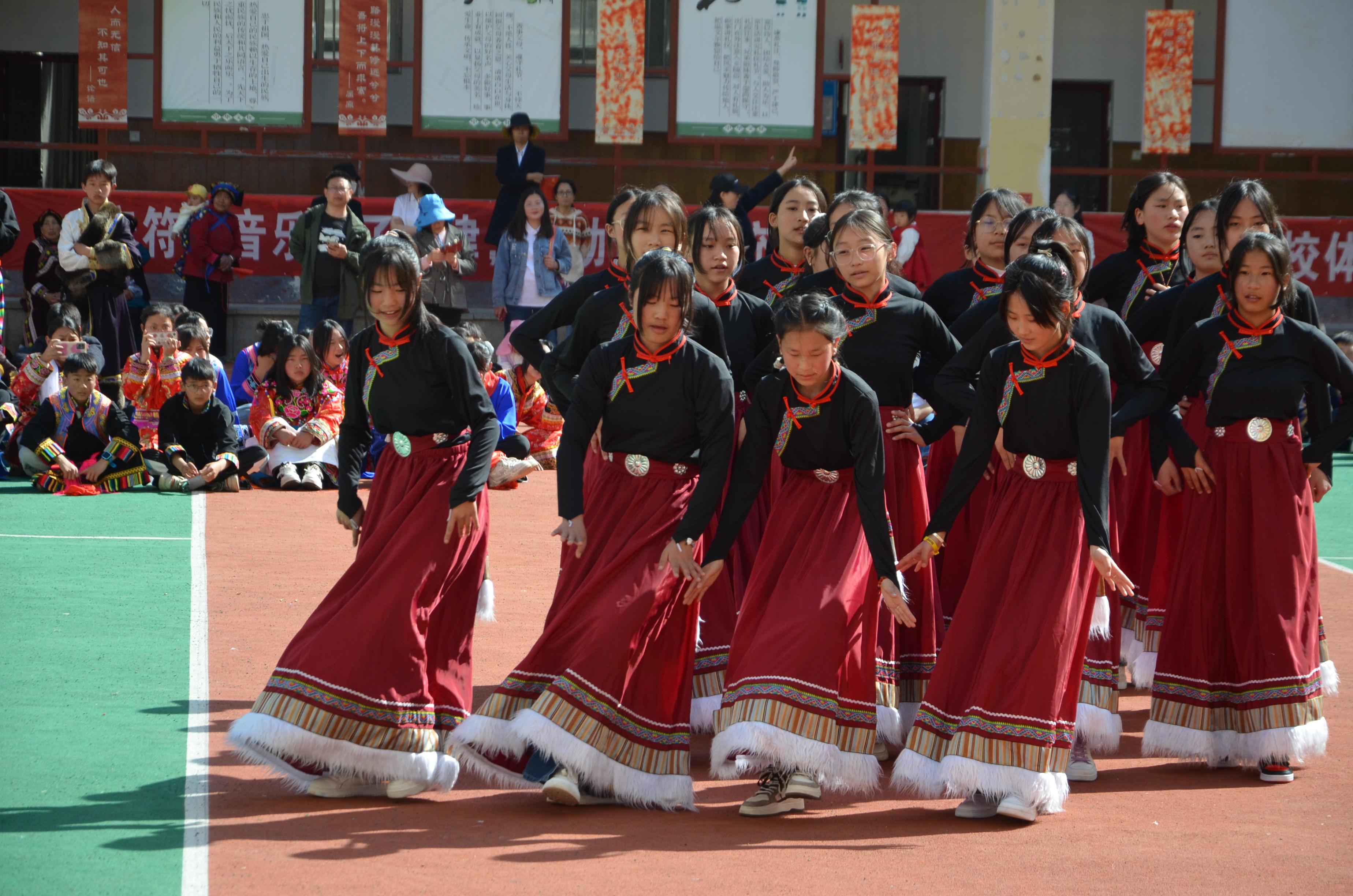 理县薛城中学2023年春季田径运动会火热开赛