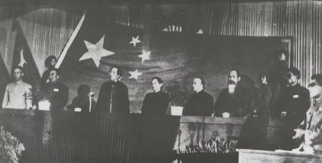 1949年9月27日:中国人民政治协商会议通过决议