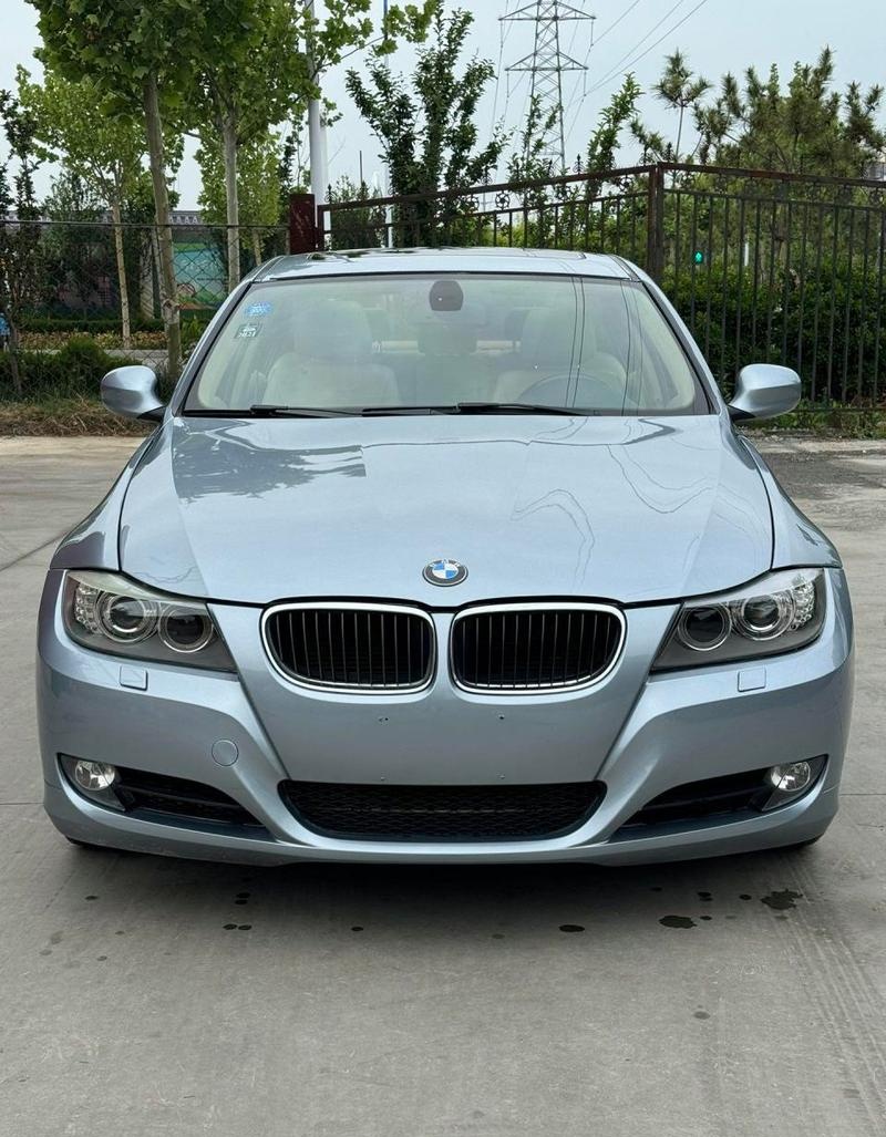 宝马318i的排气量有多大?这款车值得入手吗?