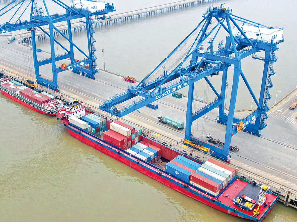 江苏南通港集装箱吞吐量创历史新高