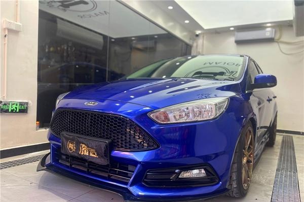 汽车贴膜-福特福克斯贴膜改色|ax波尔蒂芒蓝
