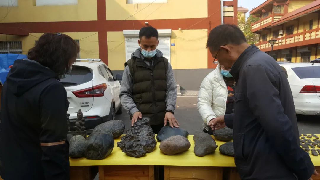 展会效应凸现 陨石热升温——第十二届淄博齐国商城陨石科普展巡礼