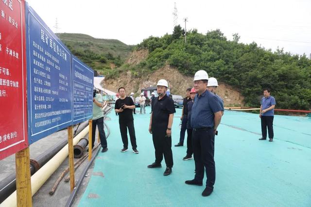 筑牢责任堤坝 打好防汛硬仗 王家喜一线调度指挥尾矿库防汛工作