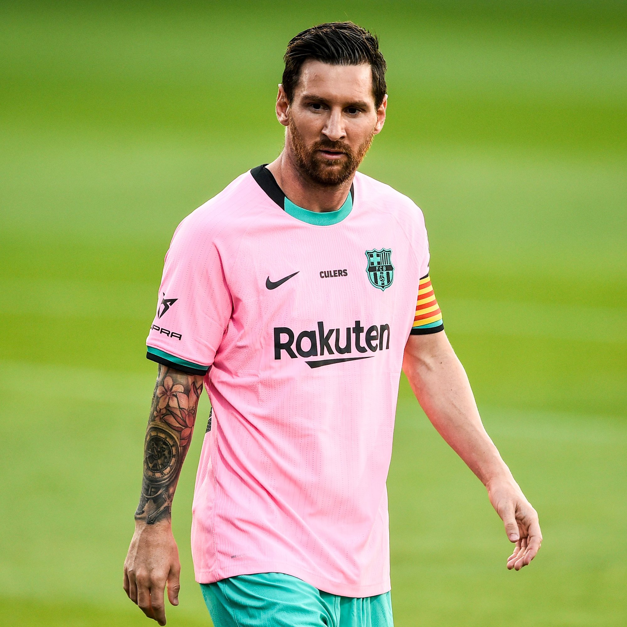 梅西24分钟造2球强势爆发 对方门将原地目送