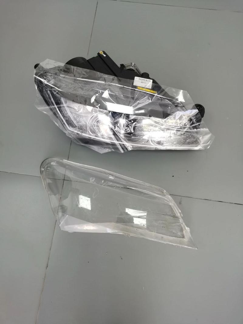 Protector de faro Howo frontal