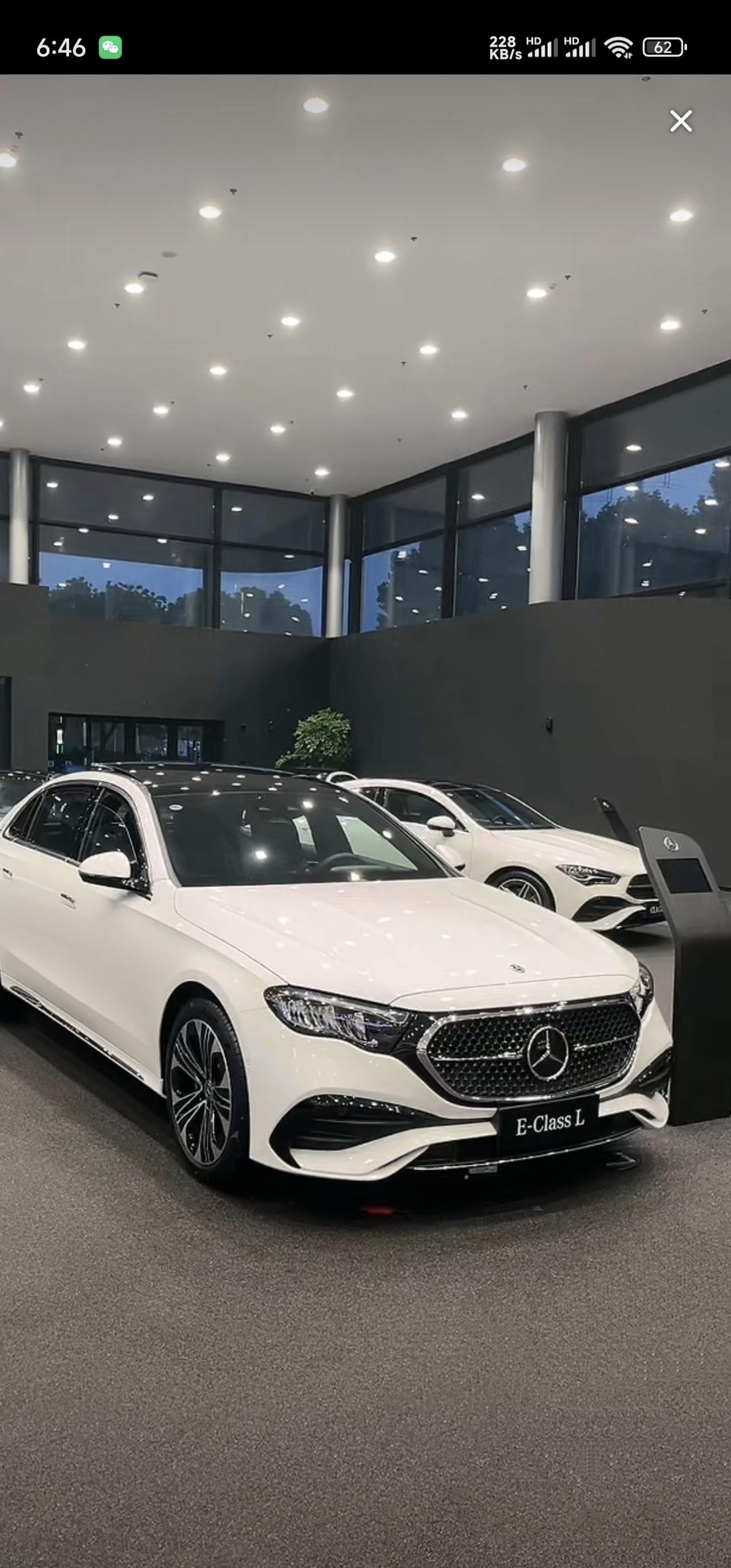 奔驰e300白色大标跟黑色立标怎么选
