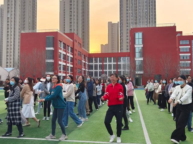 蒲公英小学 学费图片