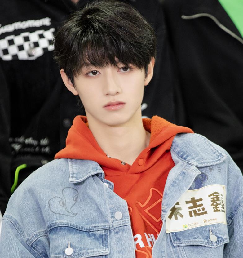 tf家族四代开通个人微博!粉丝批评:双标不公平,三代出道没?