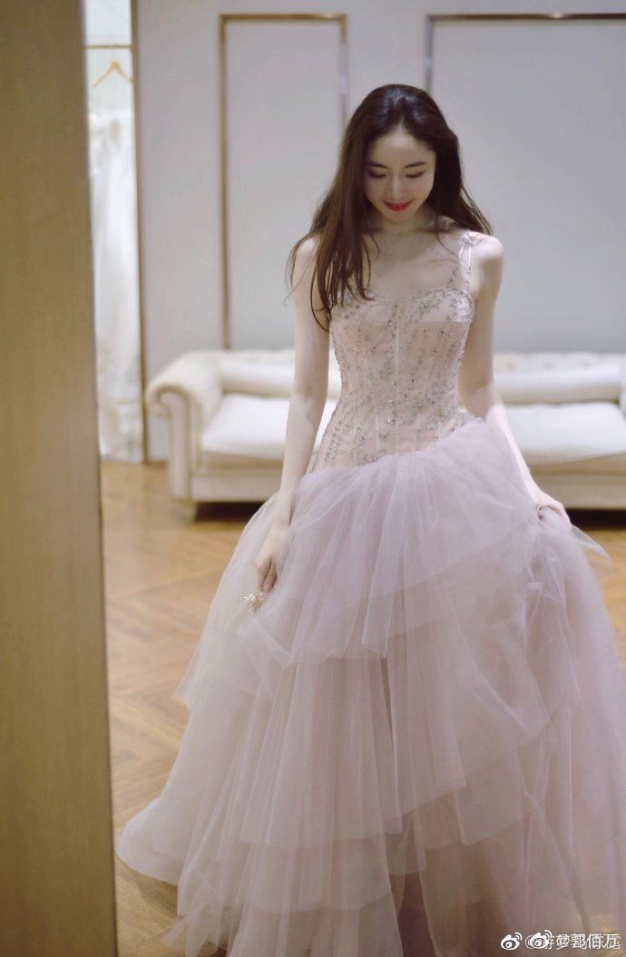 陈露晒霍尊聊天记录 在爱面前仍保持理智的人是聪明还是傻