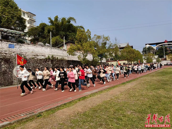 宜章二中:多彩"大课间" 欢乐进校园