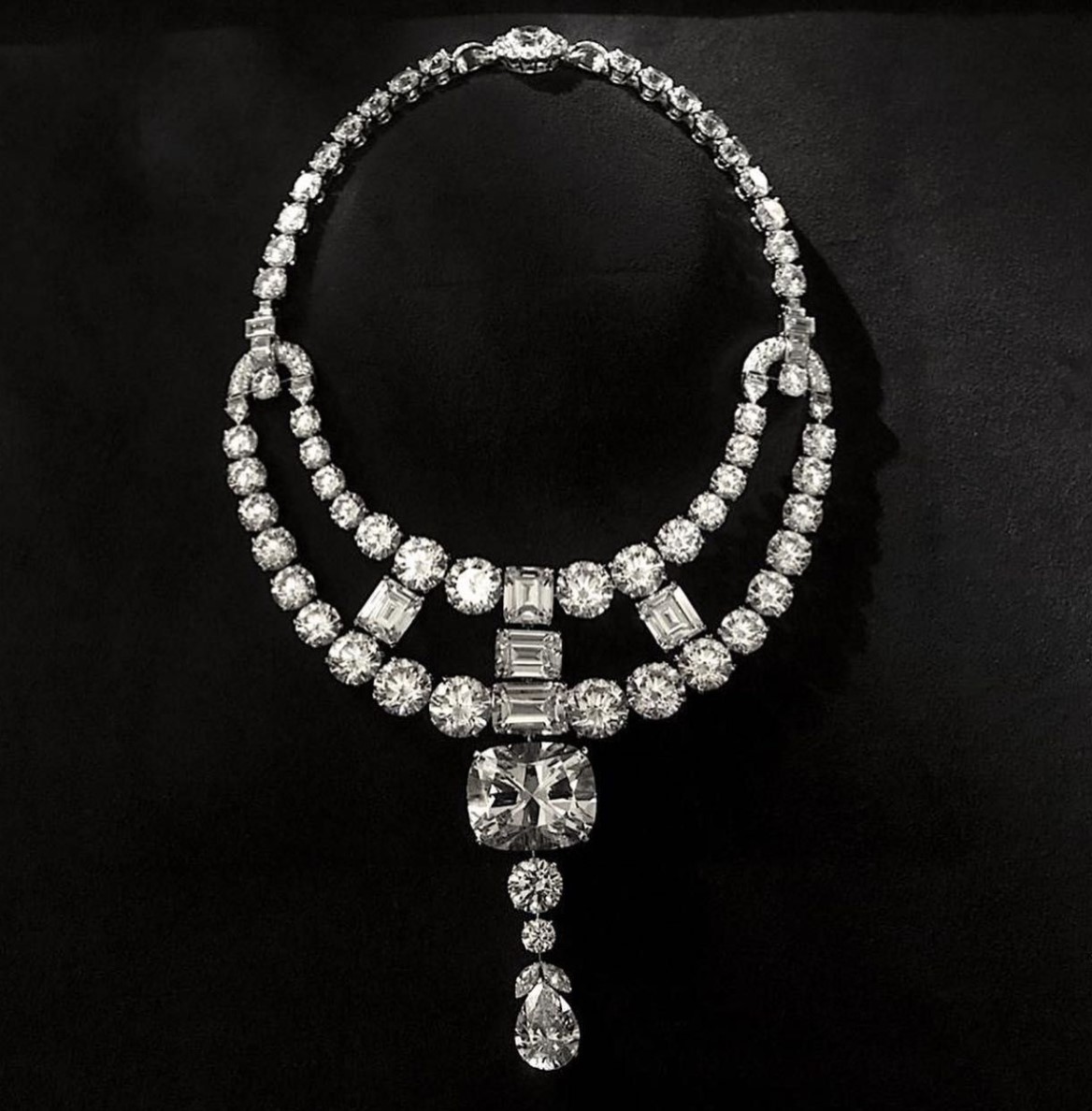 《瞒天过海:美人计》绝了,从演员阵容到上亿珠宝,惊艳了时尚界