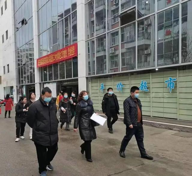 四川省蓬安县第二中学举办食堂开放日活动