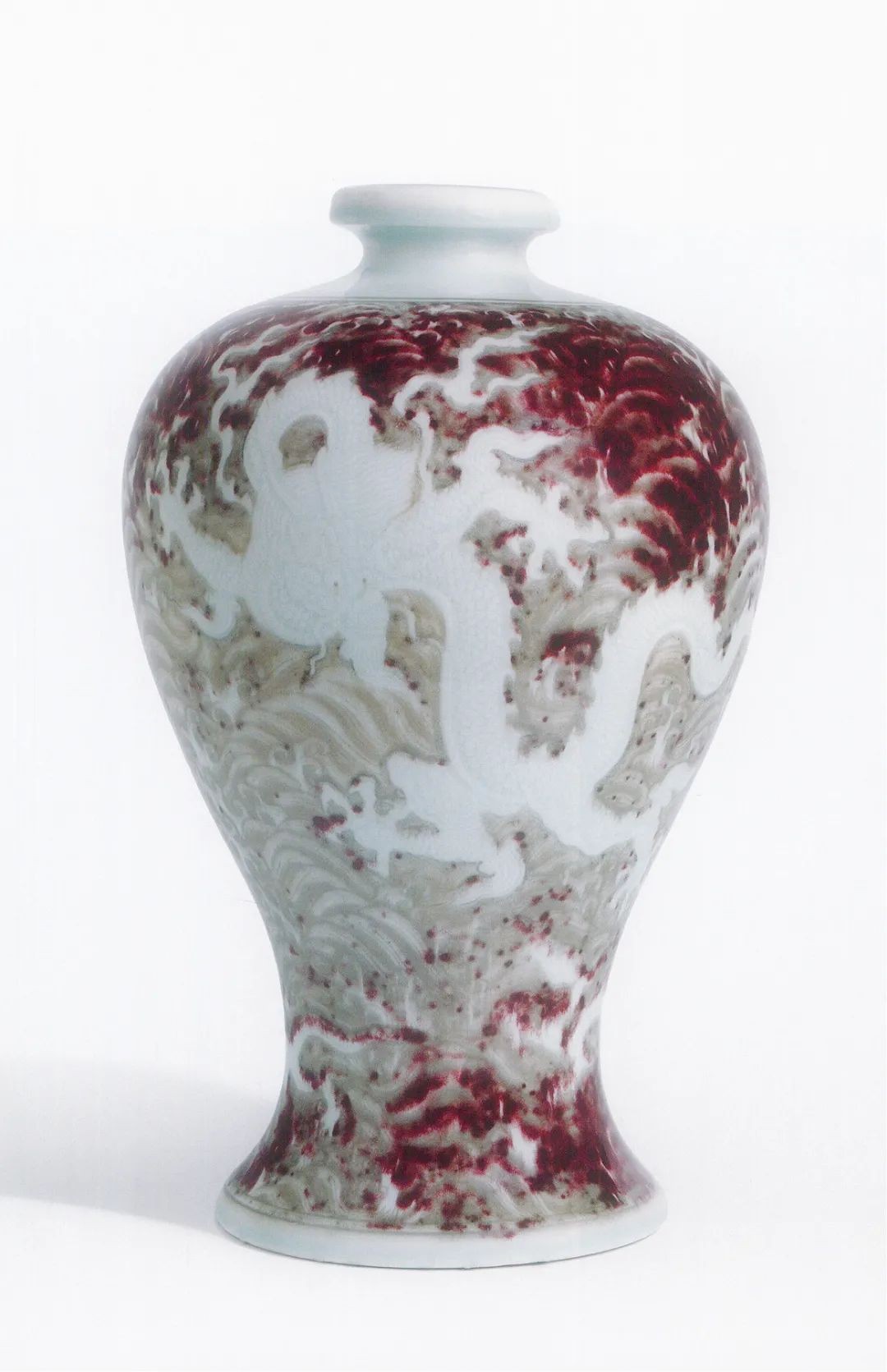 敢效蛟龙腾骇浪 那堪止做池中游——明永乐釉里红苍龙教子图梅瓶