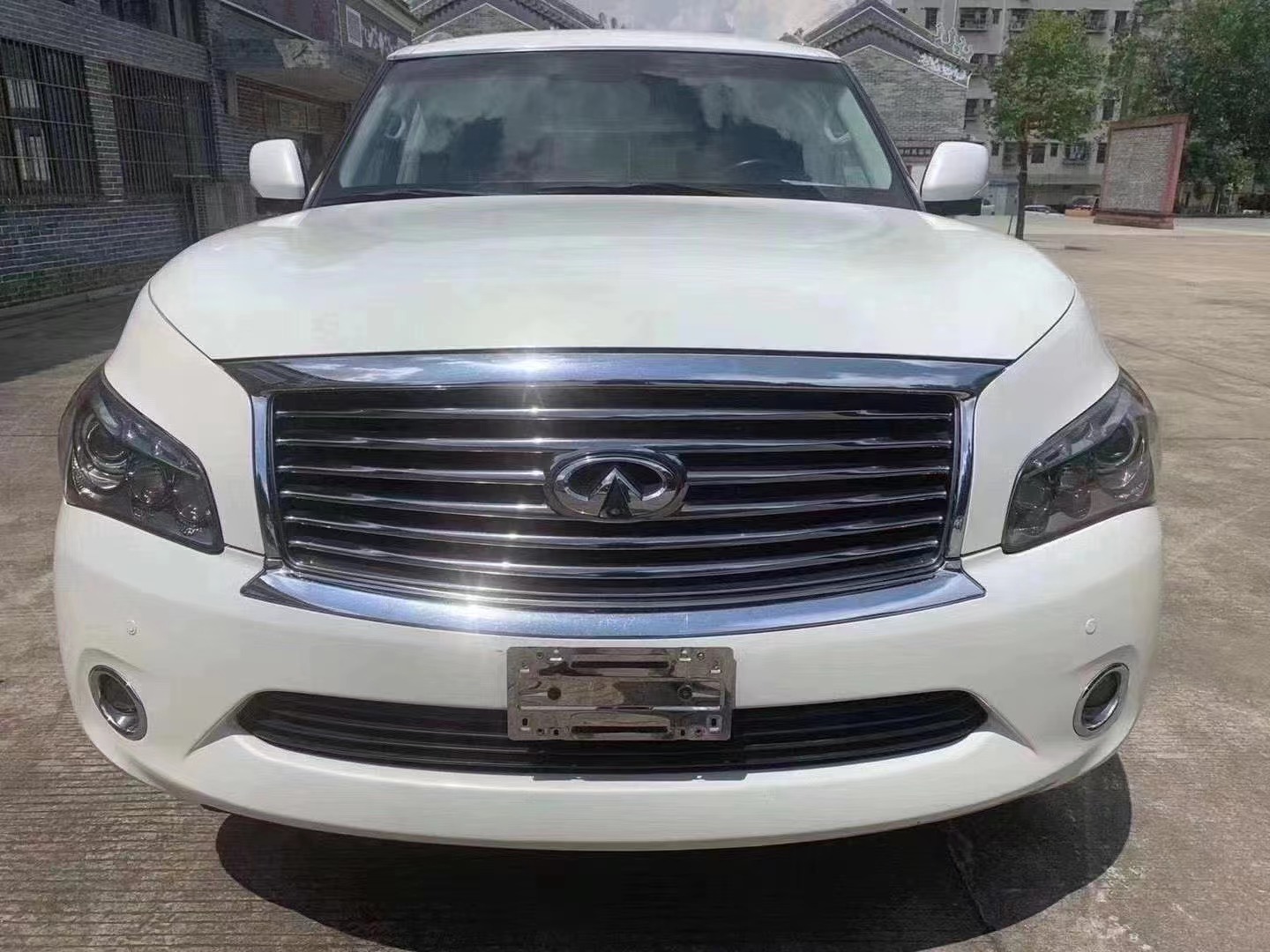 15年英菲尼迪qx56全款12.8万,外观,内饰,性能,配置详解