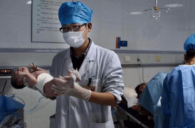 男医生内检"一阳指"有多尴尬?过来人纷纷表示:不想提能躲就躲