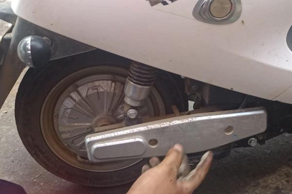 新电动车骑着老是吱吱响,电瓶车后轮异响吱吱吱