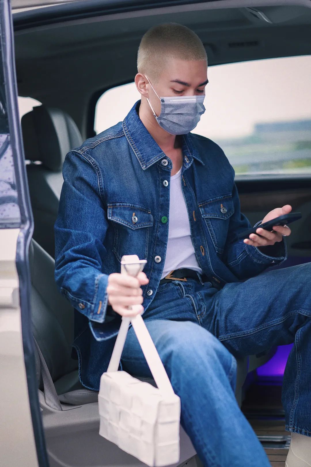 男星街拍|阿瑟一笑变呆萌少爷,小贝这身也太大佬了吧!