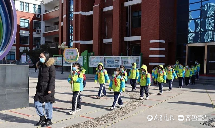 卧虎山小学图片