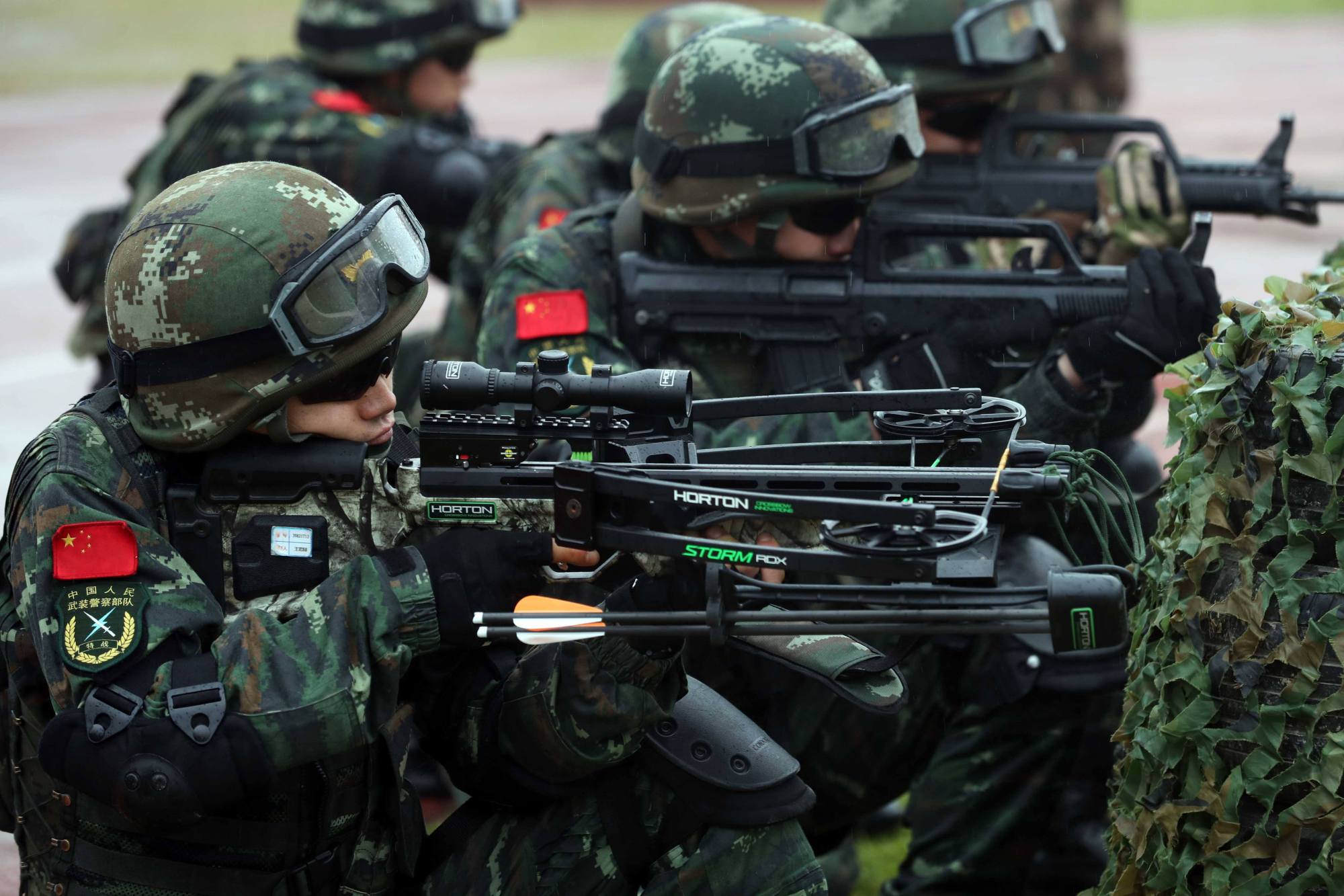 假如我国进入一级战备,被紧急召回的军人,买不到车票怎么办?