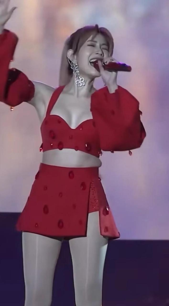 徐怀钰再唱经典.衣服没选好,45岁这状态其实可以了