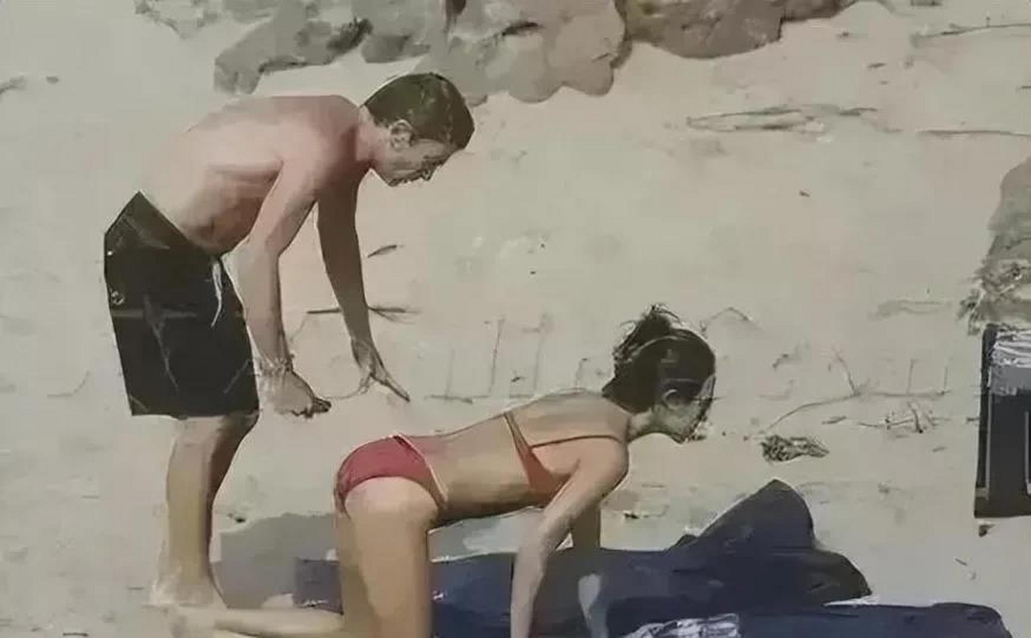 《揭秘章子怡情史:睡过男人足够踢两个足球队?