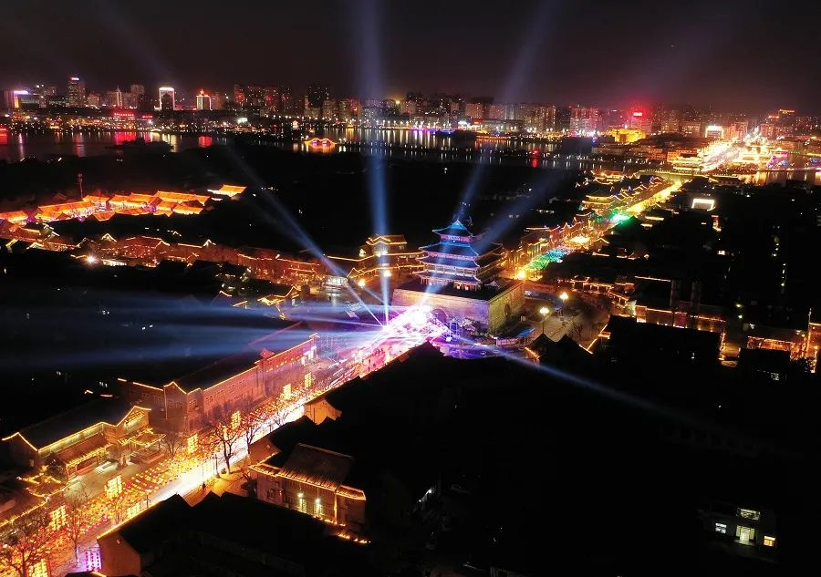 错峰出行!聊城古城灯光秀将持续至2月16日