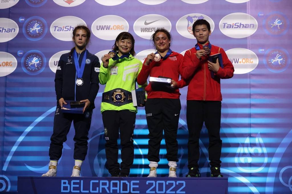 市重竞校女摔运动员谢梦宇获2022年世锦赛季军