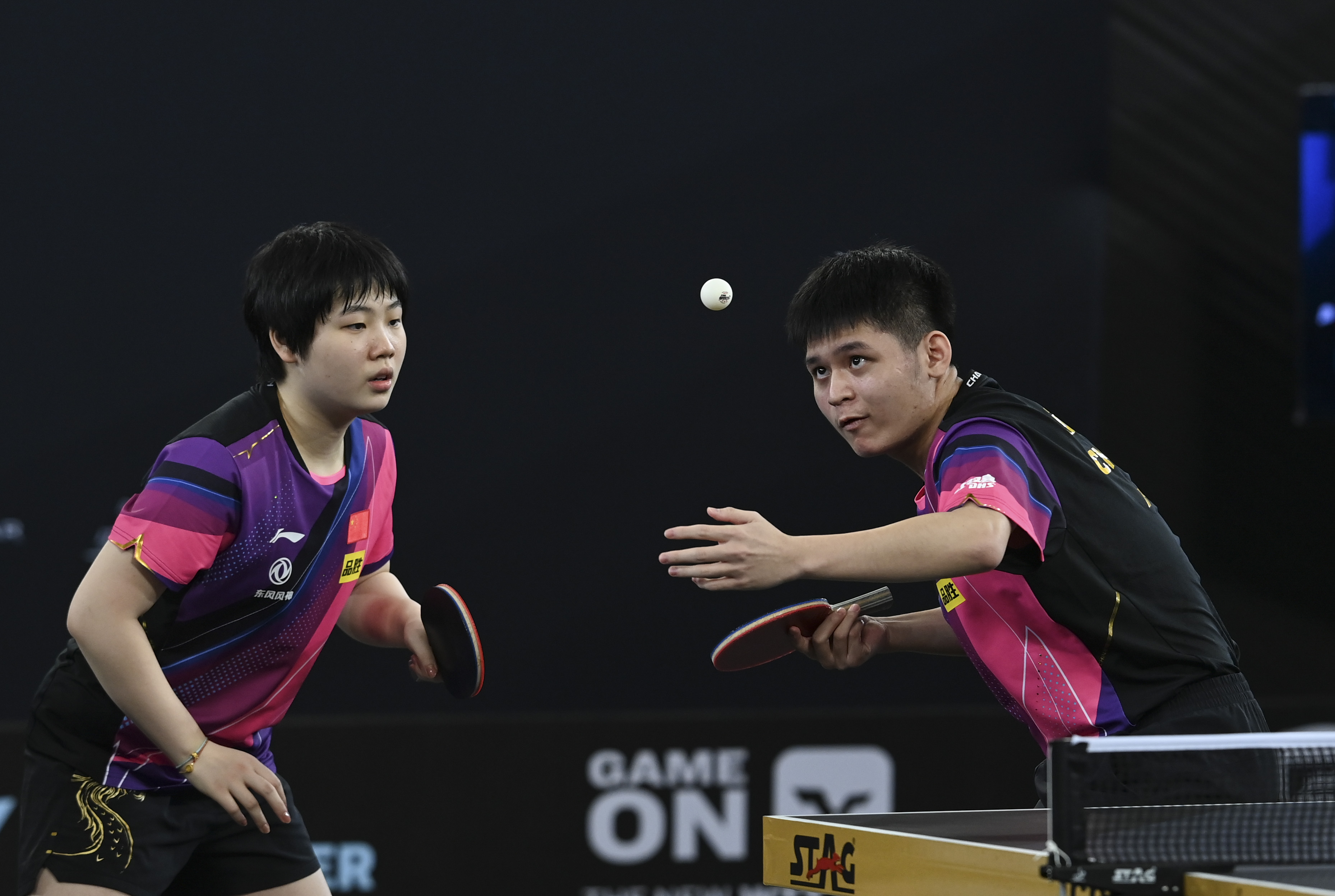 乒乓球——wtt多哈挑战赛:林诗栋/蒯曼晋级