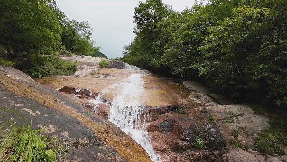 蓝山县湘江源飞瀑溪涧纵享清凉