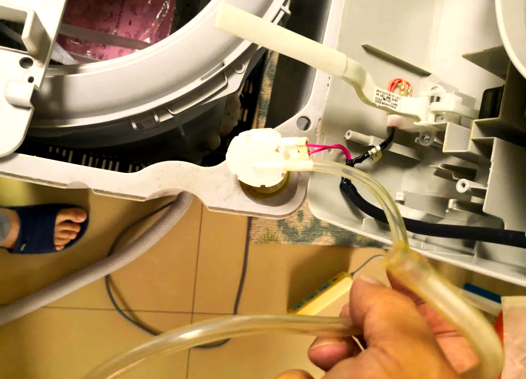 洗衣机一直进水不洗涤怎么修