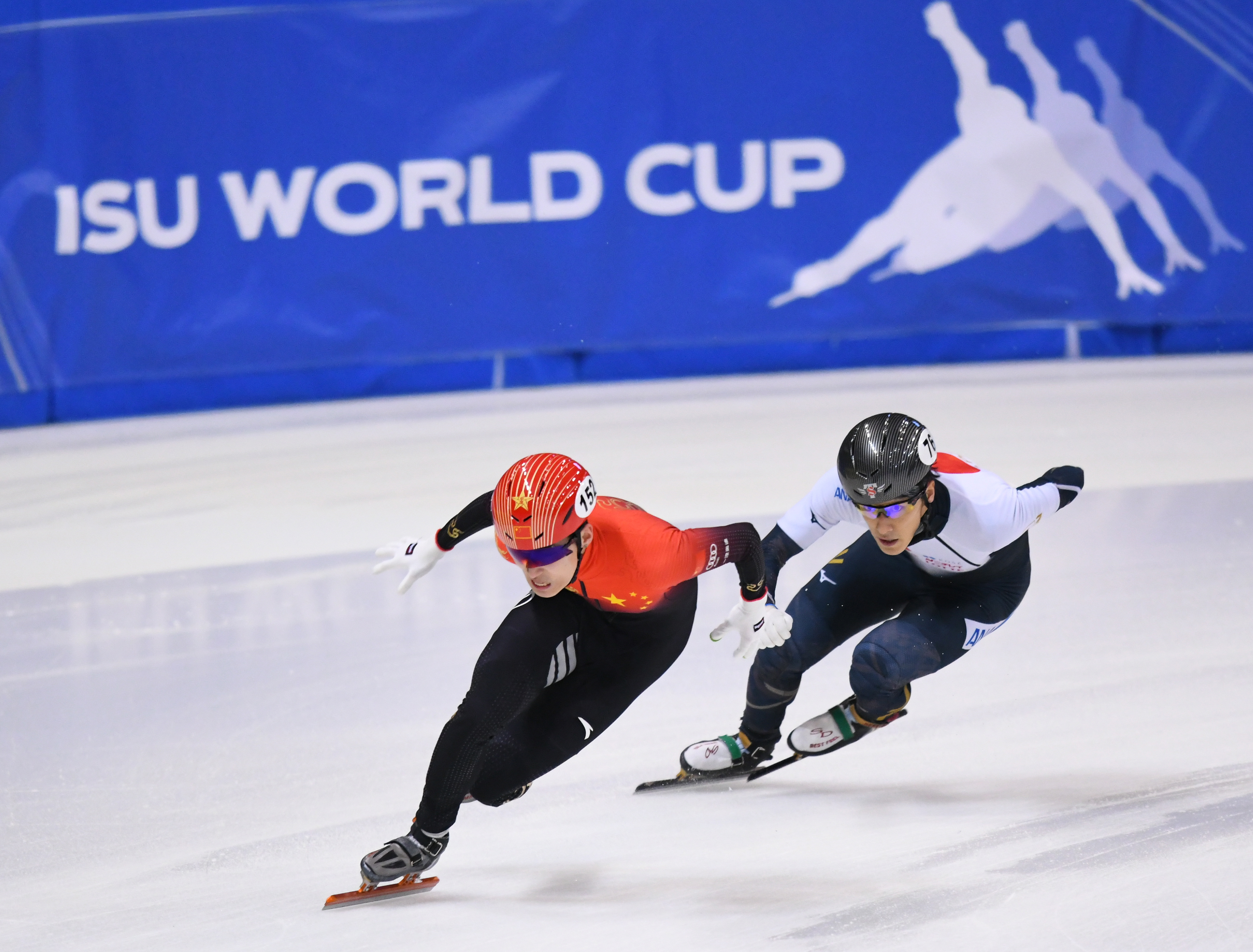 短道速滑世界杯500米夺冠 林孝埈获加入中国队后首金