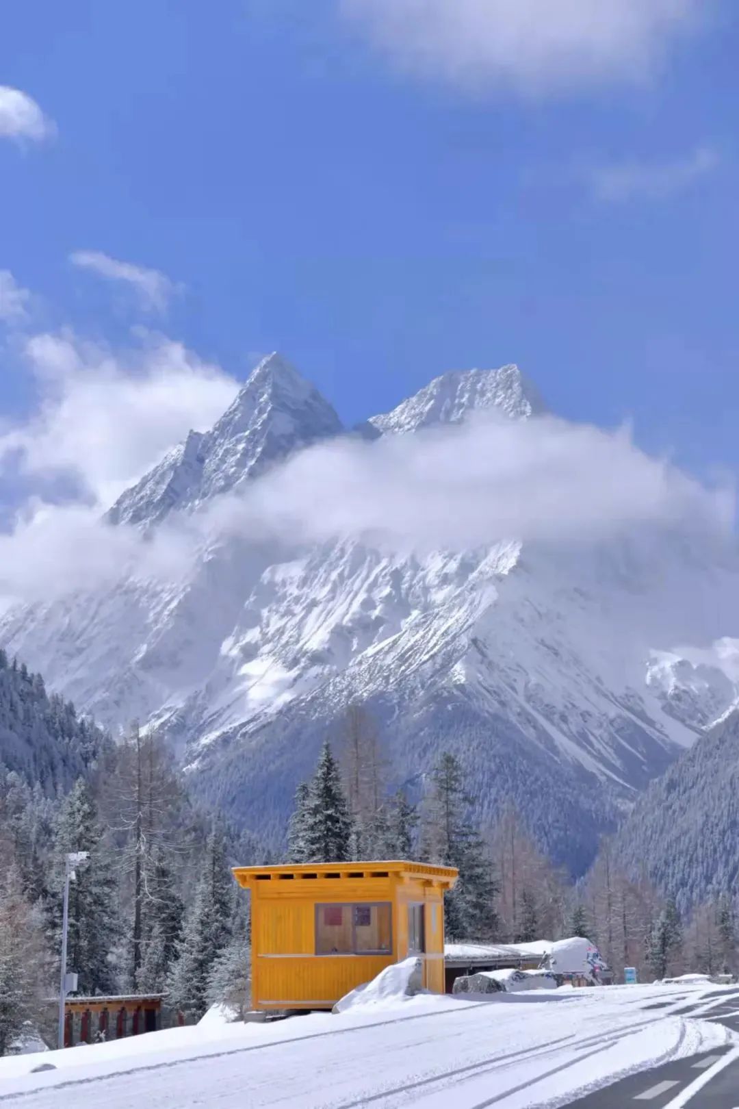 春雪纷飞四川绝美雪景梦回浪漫冬日